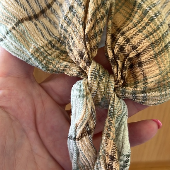 Like new plaid top with tie accent at waist. - Picture 2 of 5
